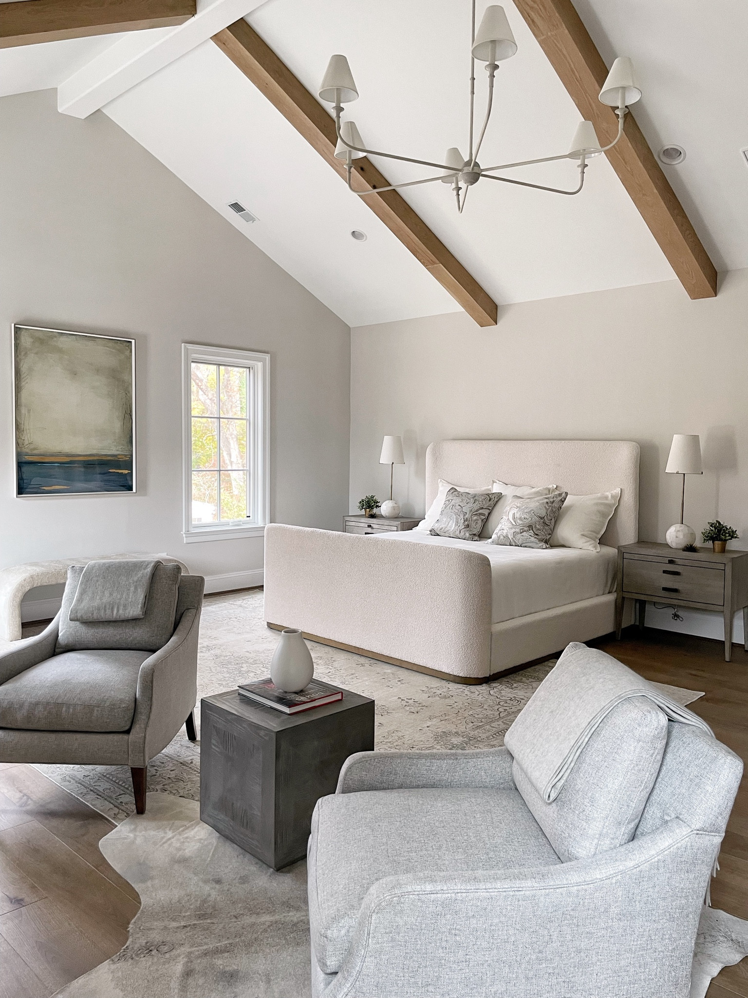 Styling a large bedroom can be easy with this simple inspo! By using contrasting colors and textured decor you can achieve the chic and modern luxury bedroom. #luxurybedroom #ltkbedroom #homedecor

#LTKfamily #LTKhome #LTKFind