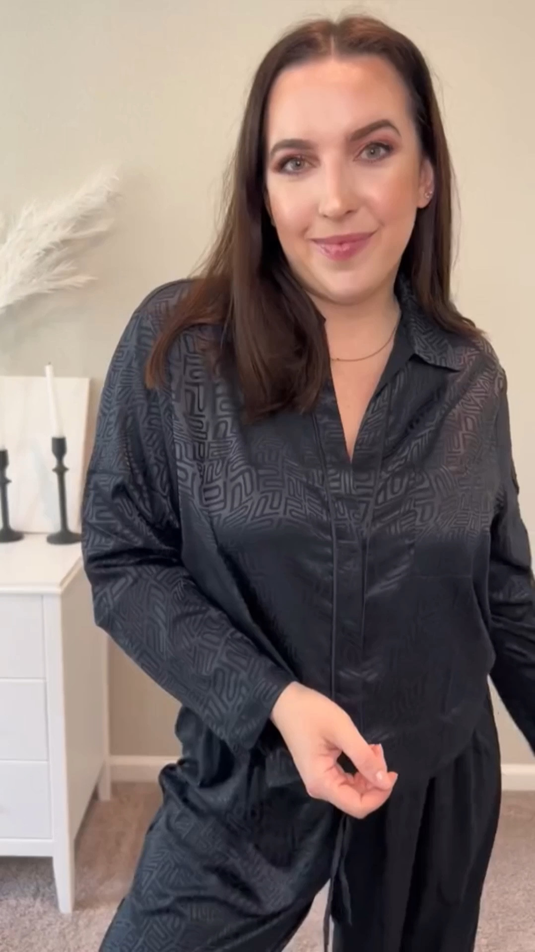 New silky pajamas try on. I got the XL pajama set but could probably size down in the bottoms, as they can be bought separately. Obsessed with the light silky pj feel and fun black print.

Use my affiliate code CHELSEAPEARL for 20% off! 🛒



#LTKFind #LTKGiftGuide #LTKunder100