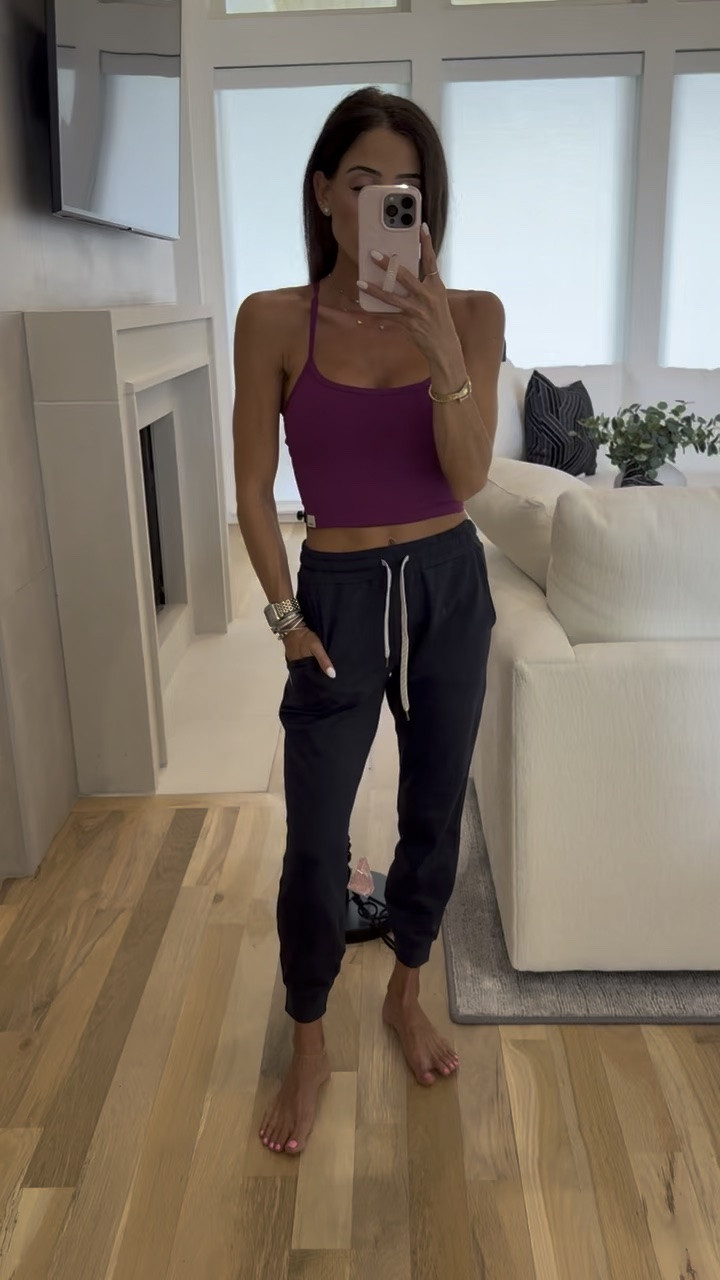 Love these joggers for travel size xxa or xs wear these a ton with a pullover or hoodie zip up jacket

#LTKPetite #LTKTravel #LTKootd