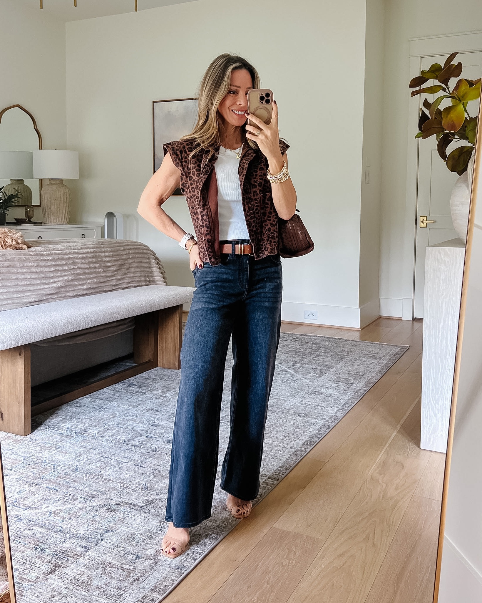 Fall style faves • I’m always reaching for ribbed knit tanks & wide leg jeans from @Quince 

Top Fit: I’m wearing an XS

Jeans Fit: I’m wearing a 25