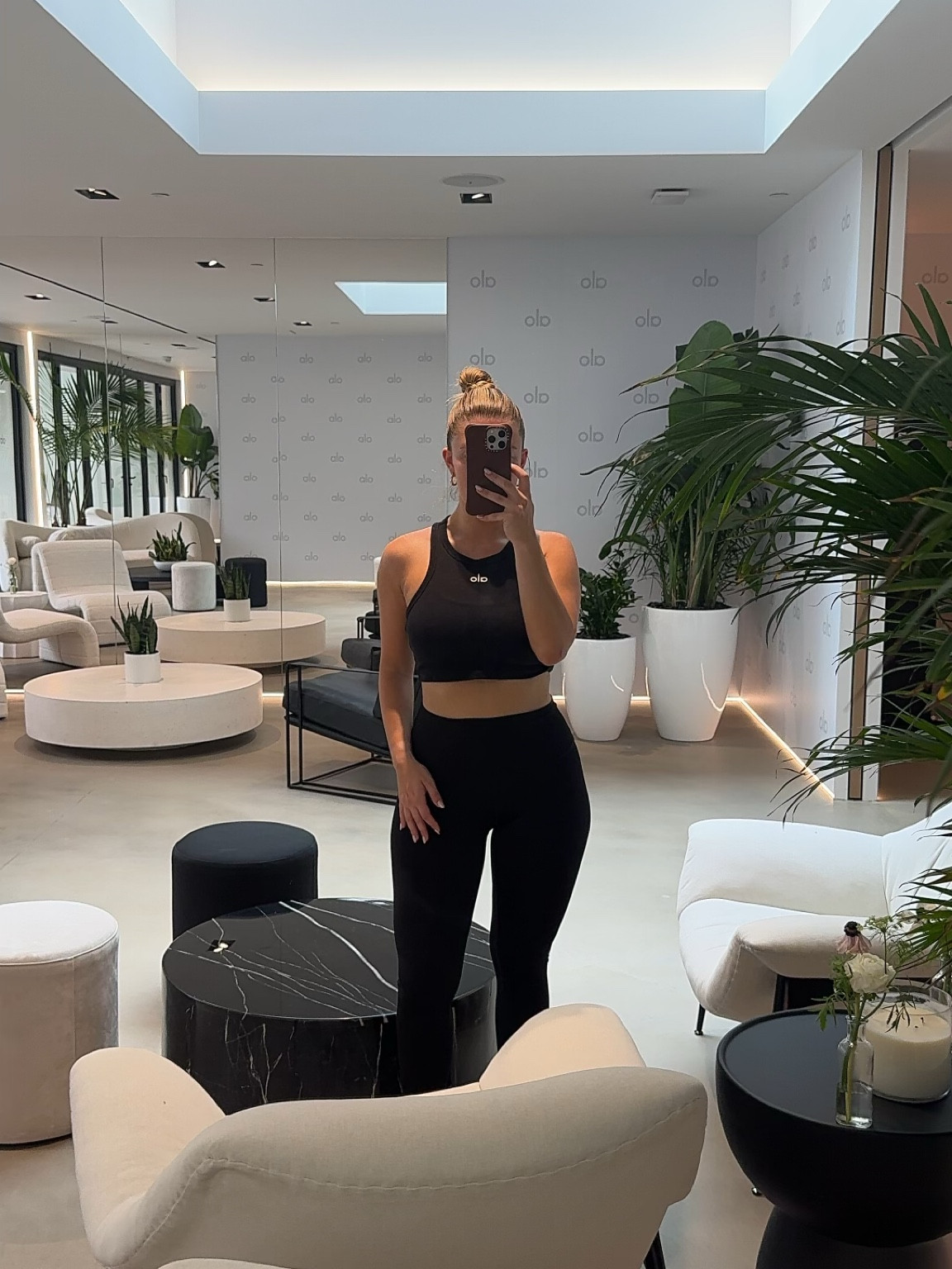 wearing my favorite alo workout set! shop now while everything is 30% off 🖤