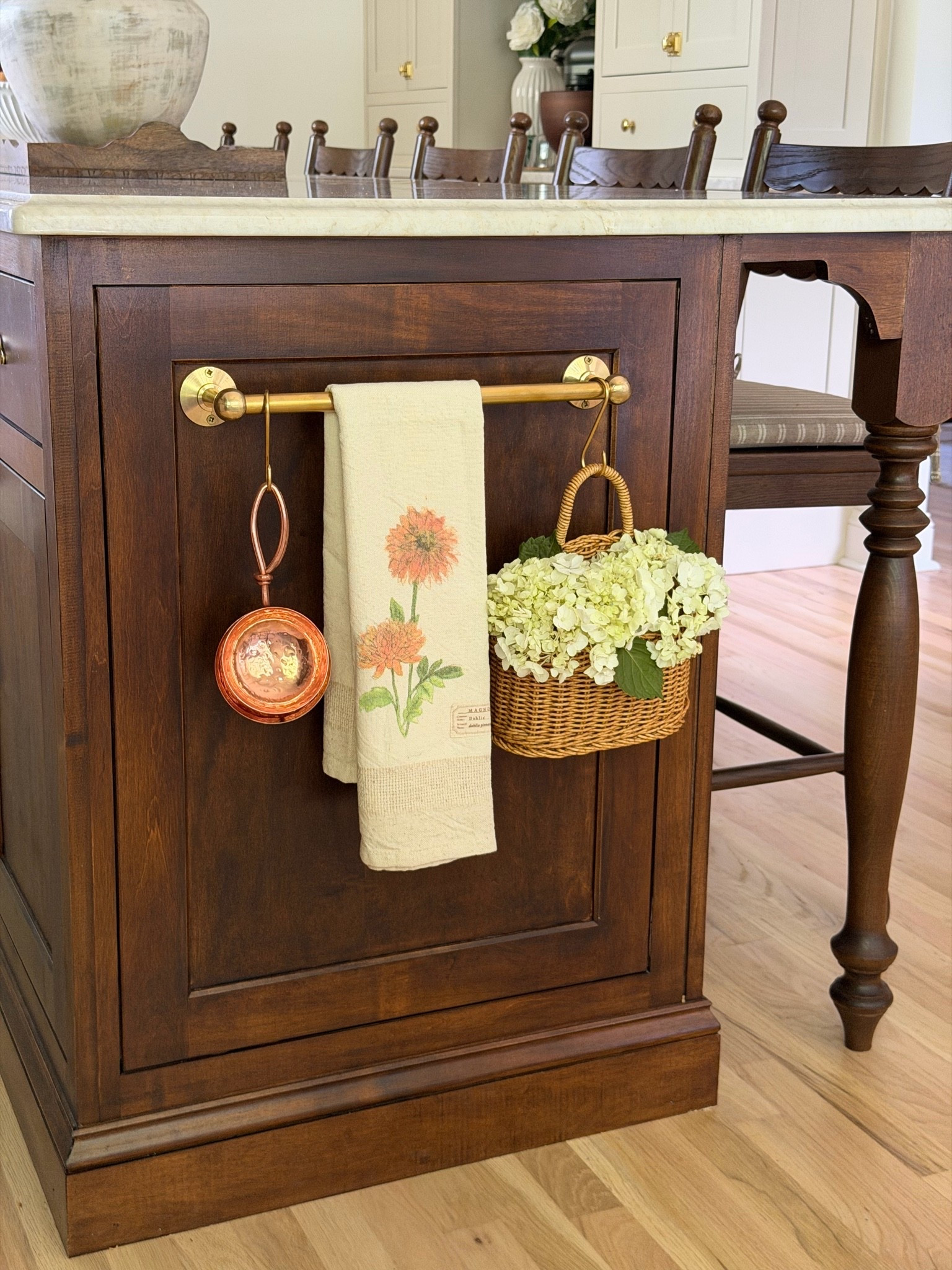 The cutest kitchen rod! Love how it looks in the side of our island