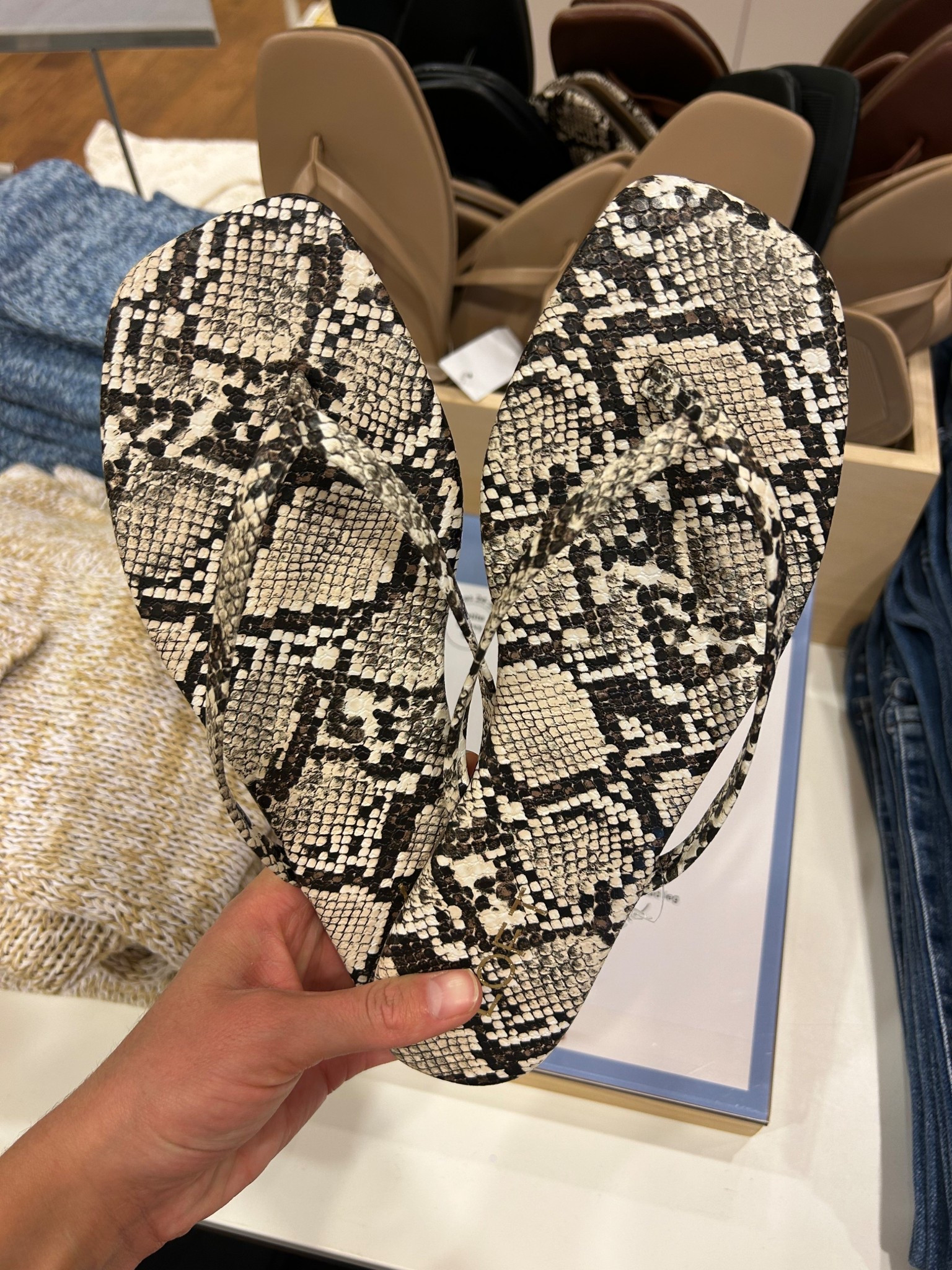 Snakeskin sandals 

Pool shoe/flip flop/sandals/summer find/under $30/slip-on/square toe

#LTKGiftGuide #LTKSwim #LTKSaleAlert
