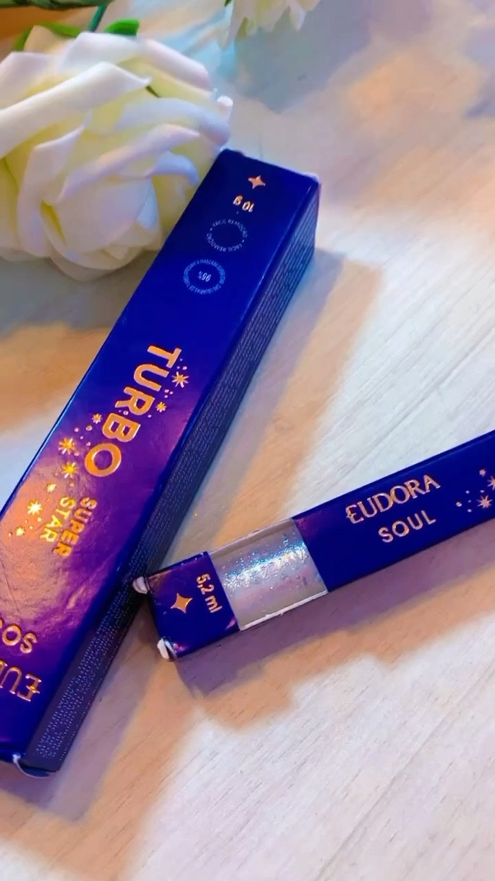 Haaaa vocês precisam conhecer essa máscara de cílios incrível! 

Presta atenção nessa resenha! 
O gloss está sem estoque mas coloquei um que amo como similar é opção para vocês! 

#LTKVideo #LTKbeauty #LTKbrasil