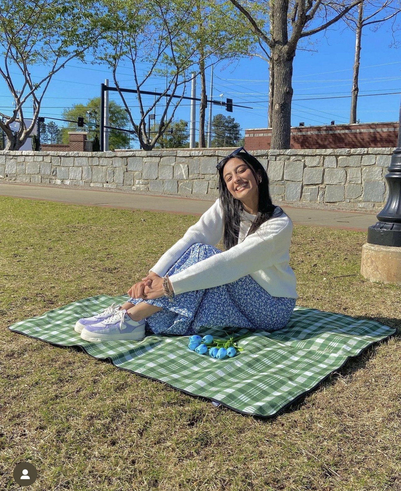 Prettiest floral blue trousers 💙

#LTKSeasonal #LTKstyletip #LTKmidsize