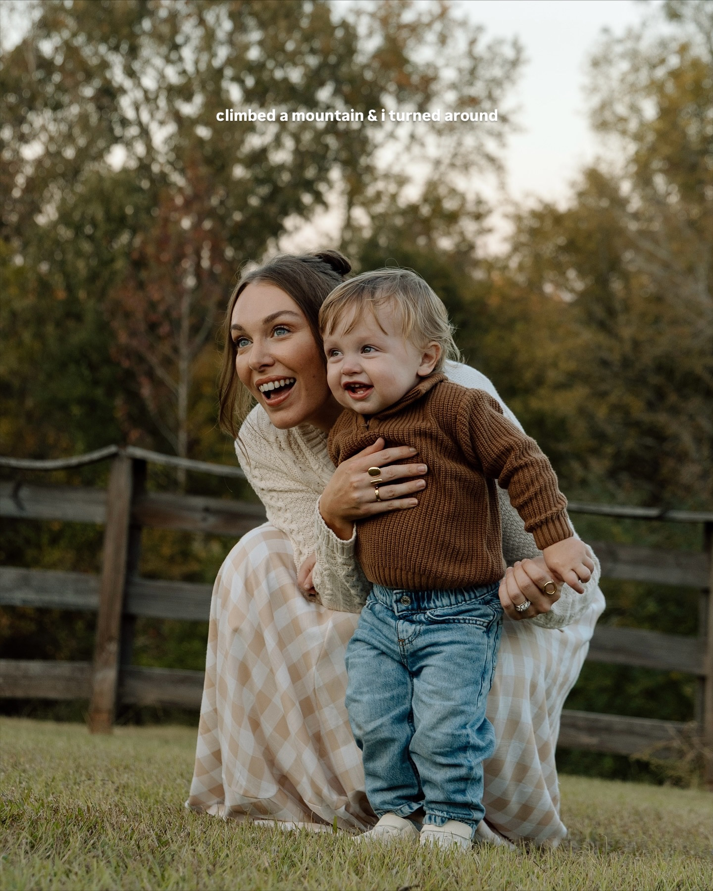 when they say “don’t blink” they really mean it 🥺 this years fall photos vs last years 😩😭

#toddlermom #boymomlife #firsttimemom #fallphotos #familyphotos