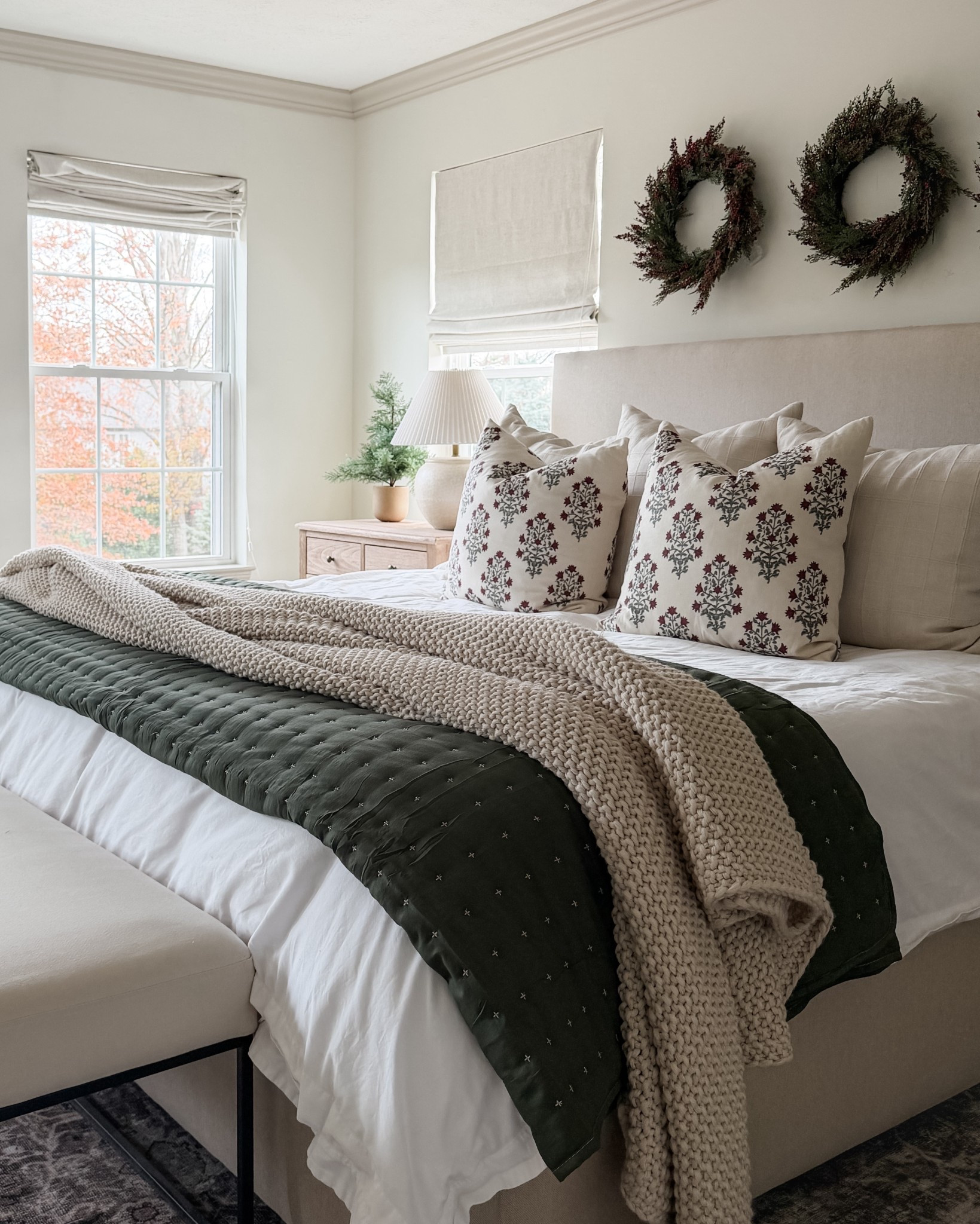 Swapping out my holiday bedding for something more neutral but still cozy, so here’s one last look! Also realized our bed is one of the only pieces of furniture we HAVEN’T changed over the past five years. I still love it! 