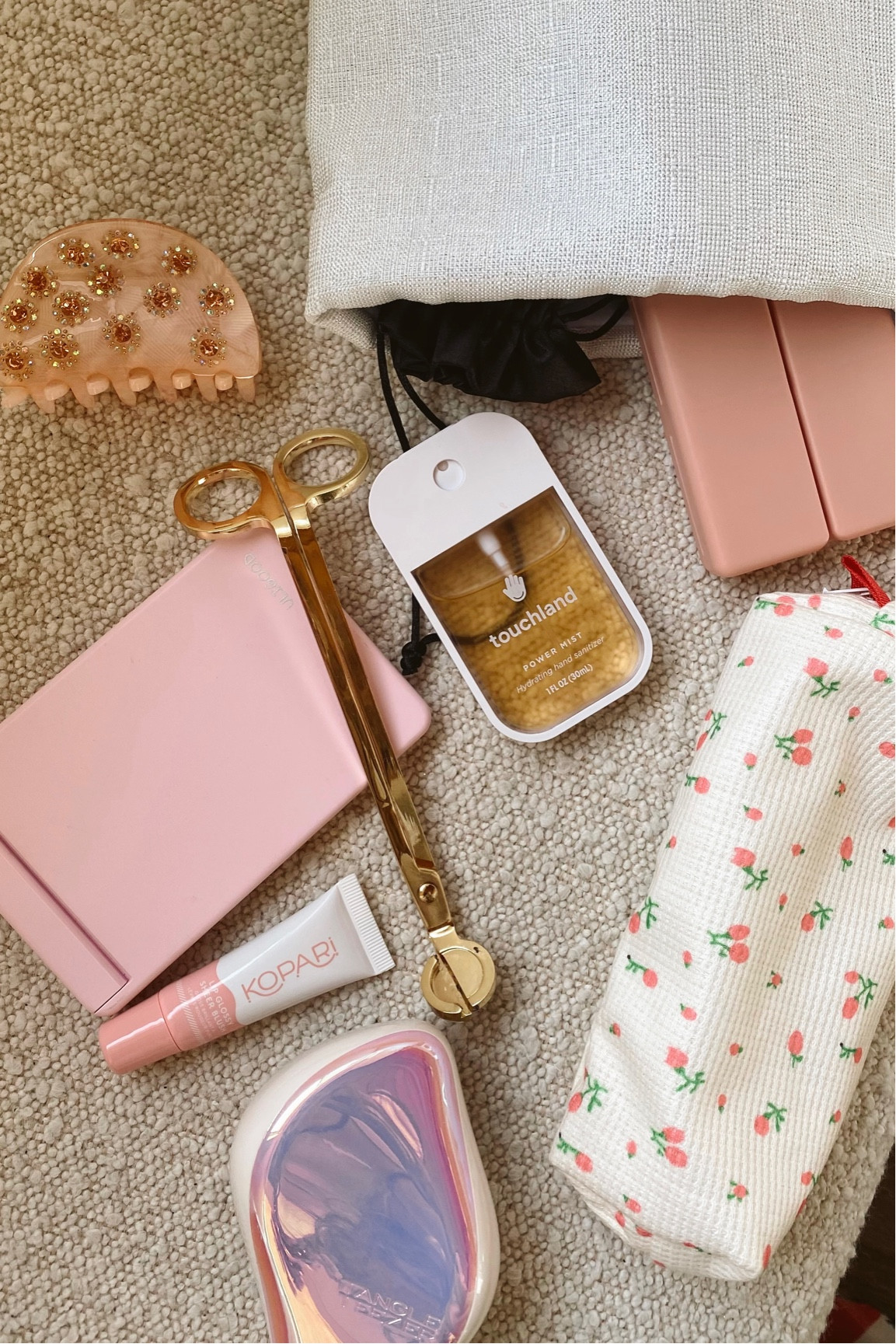 Stocking stuffer ideas!

Stocking stuffers, affordable stocking stuffers, affordable stocking stuffer ideas, must have stocking stuffers, amazon stocking stuffers, amazon gift guide, affordable gift ideas, amazon gifts

#LTKHoliday #LTKGiftGuide #LTKbeauty