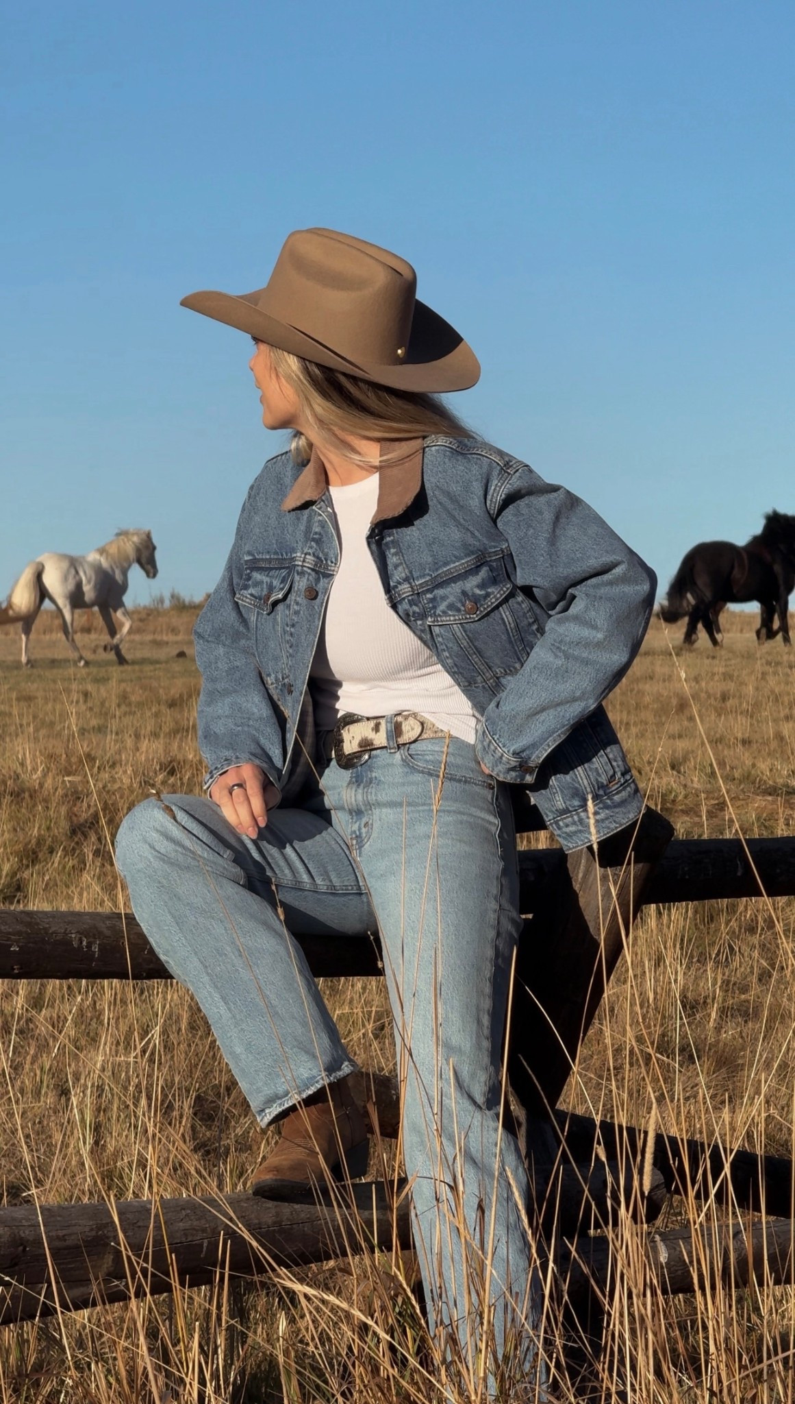 Out west in all denim 🤎