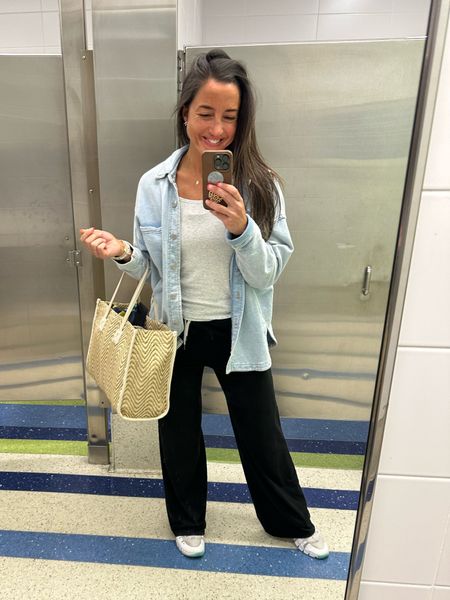Airport OOTD: Comfort meets chic for my trip to Costa Rica! 🌴 Ready for a top coach retreat with this effortless travel look. Can't wait to soak in the sun and share this adventure with you! #TravelStyle #CostaRicaBound 

#LTKstyletip #LTKtravel #LTKitbag