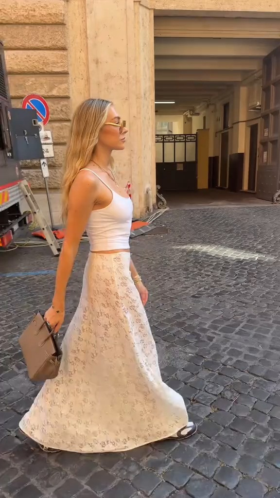 roma!! not that one piece of broken hair standing straight up just call me alfalfa 

 #LTKStyleTip