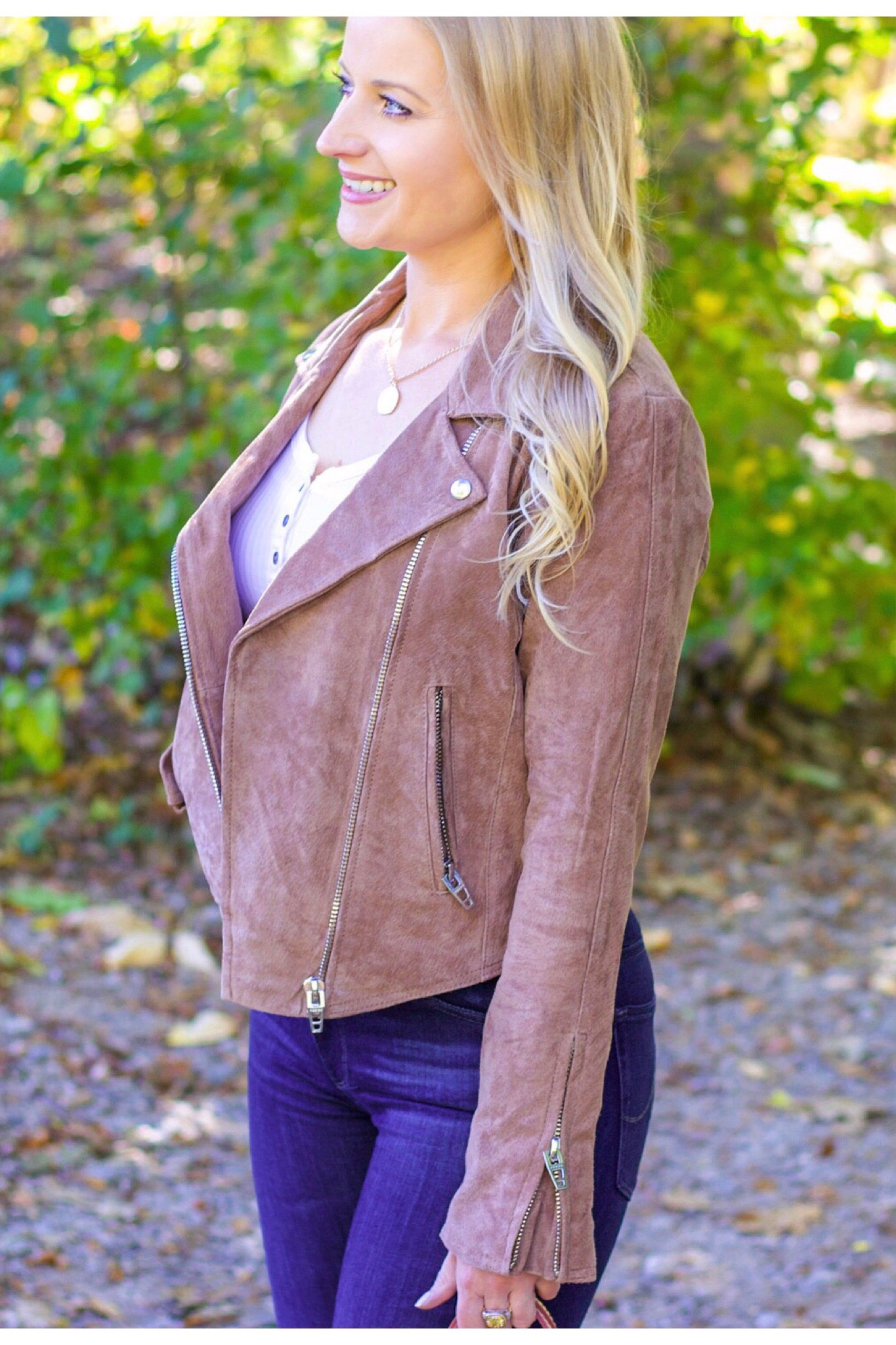 Fall must-have! 🍂 This chic brown suede jacket is the perfect layering piece for your autumn wardrobe. Pair it with jeans, booties, or a cozy sweater for an effortlessly stylish look. Shop this stylish fall outfit on LTK now!


#LTKStyleTip #LTKSeasonal