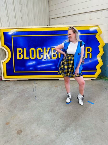 Blockbuster outfit 💙
#blockbuster #90s #90sstyle #90skids #nostalgia #nostalgic