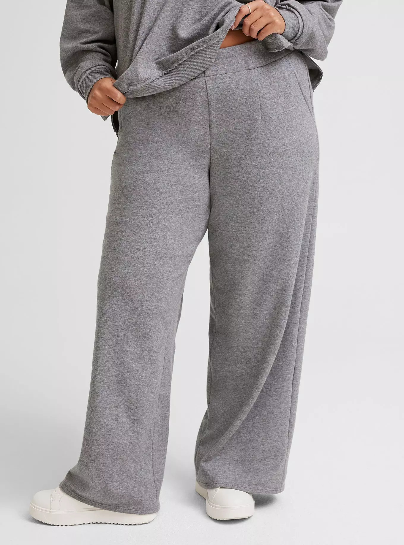 Pull-On Wide Leg Fleece High Rise Pant | Torrid (US & Canada)