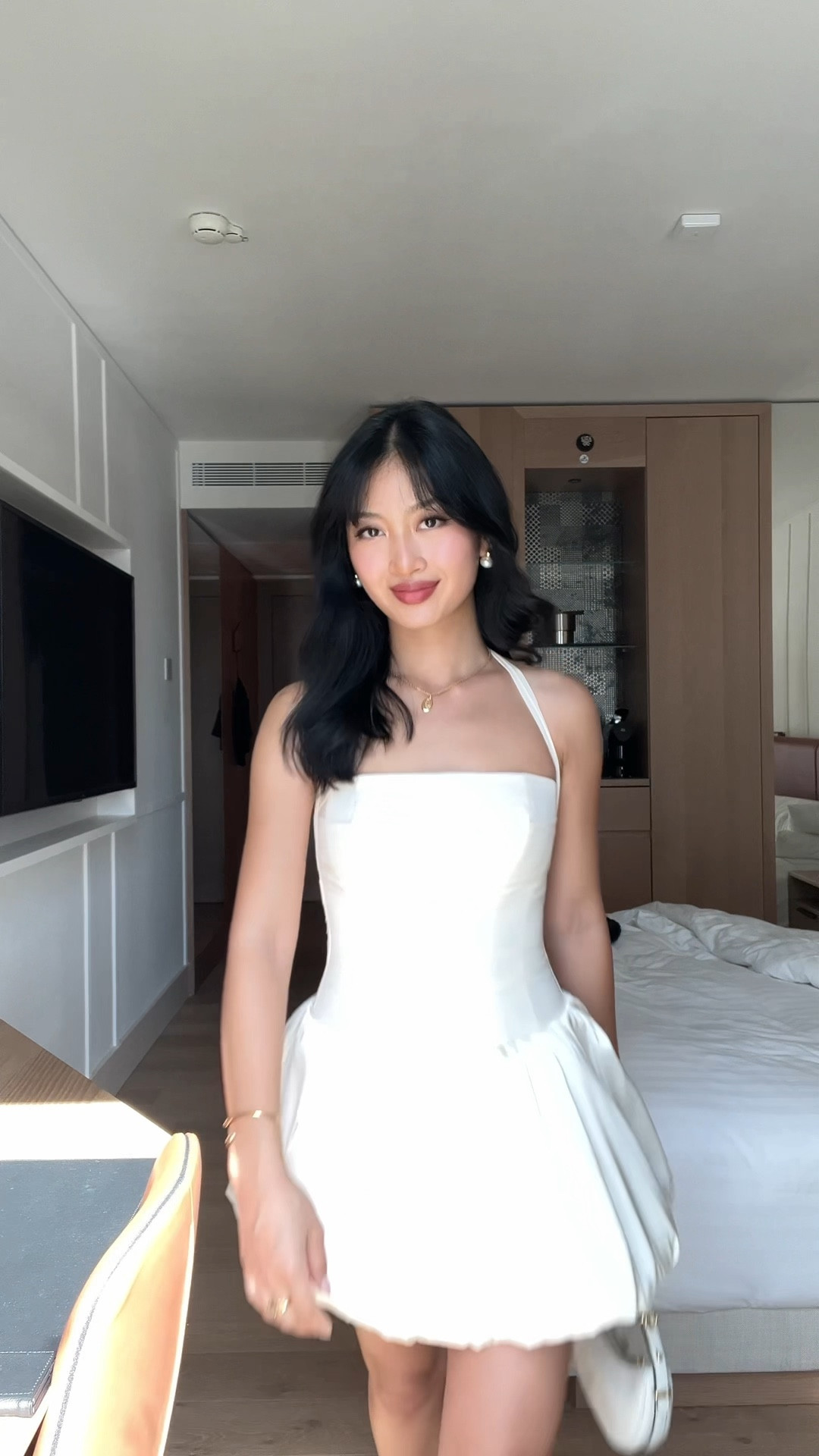 Get dressed with me for an all white party

#LTKStyleTip #LTKVideo #LTKParties