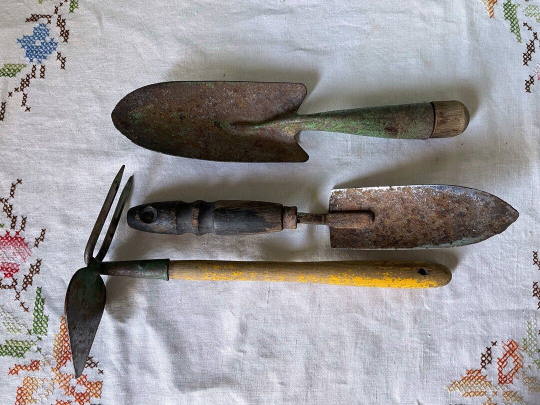 Vintage Garden Tool : Green Trowel Scoop Hand Weeder Weed Digger Black Painted Carved Wood Shovel... | Etsy (US)