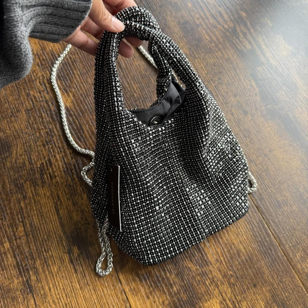 Forever 21 Women's Shoulder bags - Black/Silver | Depop US