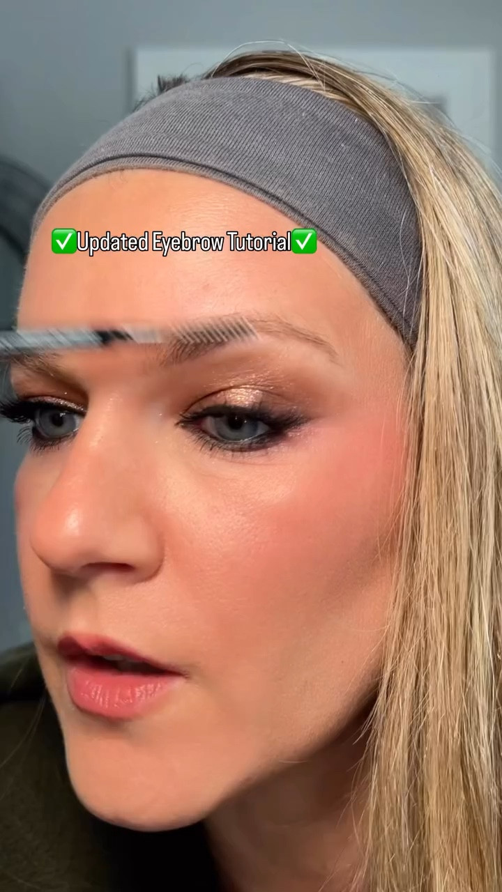 ✅Eyebrow Tutorial✅ Save & Follow for easy makeup tips ❤️ 
@morphebrushes microbrow 
@nyxcosmetics eyebrow gel 

#eyebrowtutorial #eyebrowtips #makeuptips #makeuphacks #giftedbymorphe