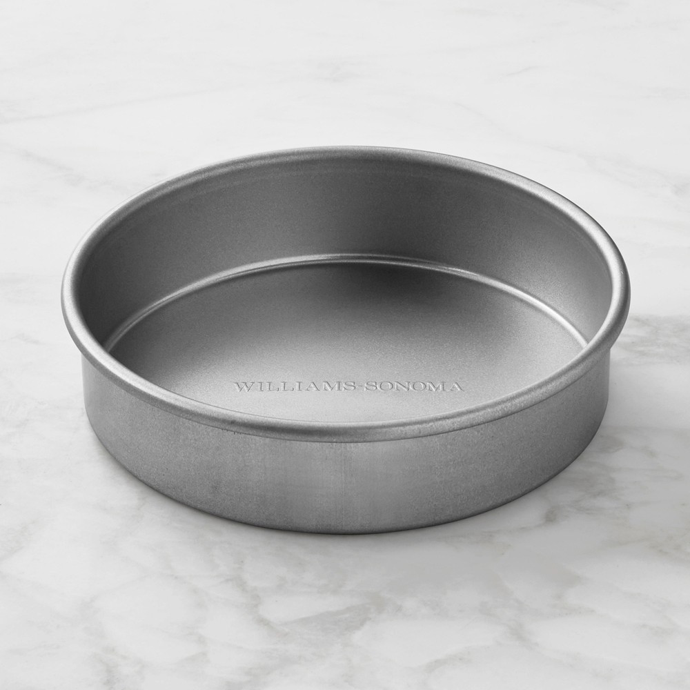 Williams Sonoma Traditionaltouch™ Round Cake Pan | Williams-Sonoma