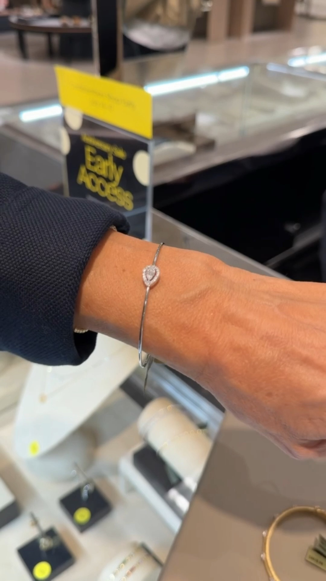 Dying over this bracelet! So pretty!!!!

#LTKSaleAlert