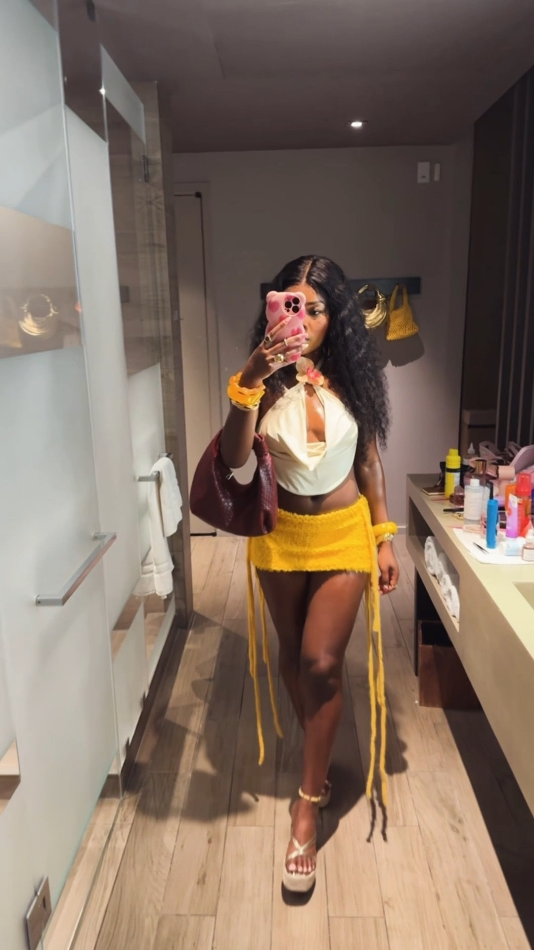 Mini skirt era only ✨🫶🏾 linked everything for my baddies who don’t play about a look 💛 #miniskirts #shein #vacationoutfits

#LTKPetite #LTKParties #LTKStyleTip