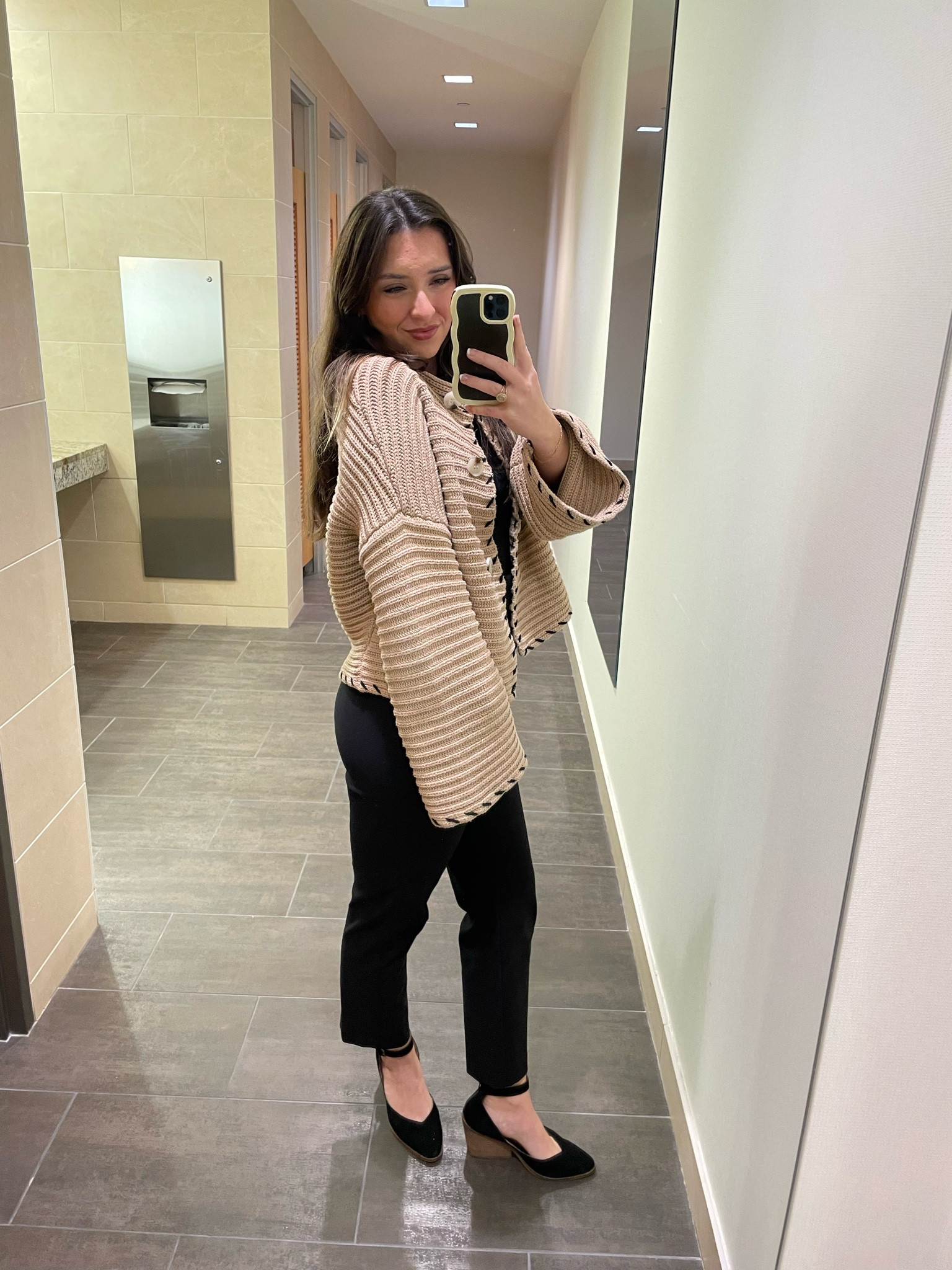 love this chunky sweater. I got it from nuuly but linked an amazon option🤍 
#workoutfit

#LTKshoecrush #LTKworkwear #LTKsalealert