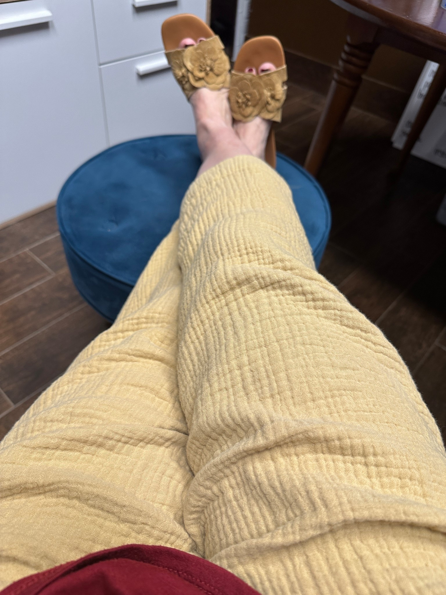 I could absolutely live in my #Madewell #pants! They are crazy comfortable, and the texture of the fabric is absolutely fabulous! Did I mention the huge pockets and elastic pull-on style waist? These pants have it all! If you haven’t checked out this brand, you should! They embody class, quality and comfort!

#LTKmomlife #LTKxMadewell #LTKootd