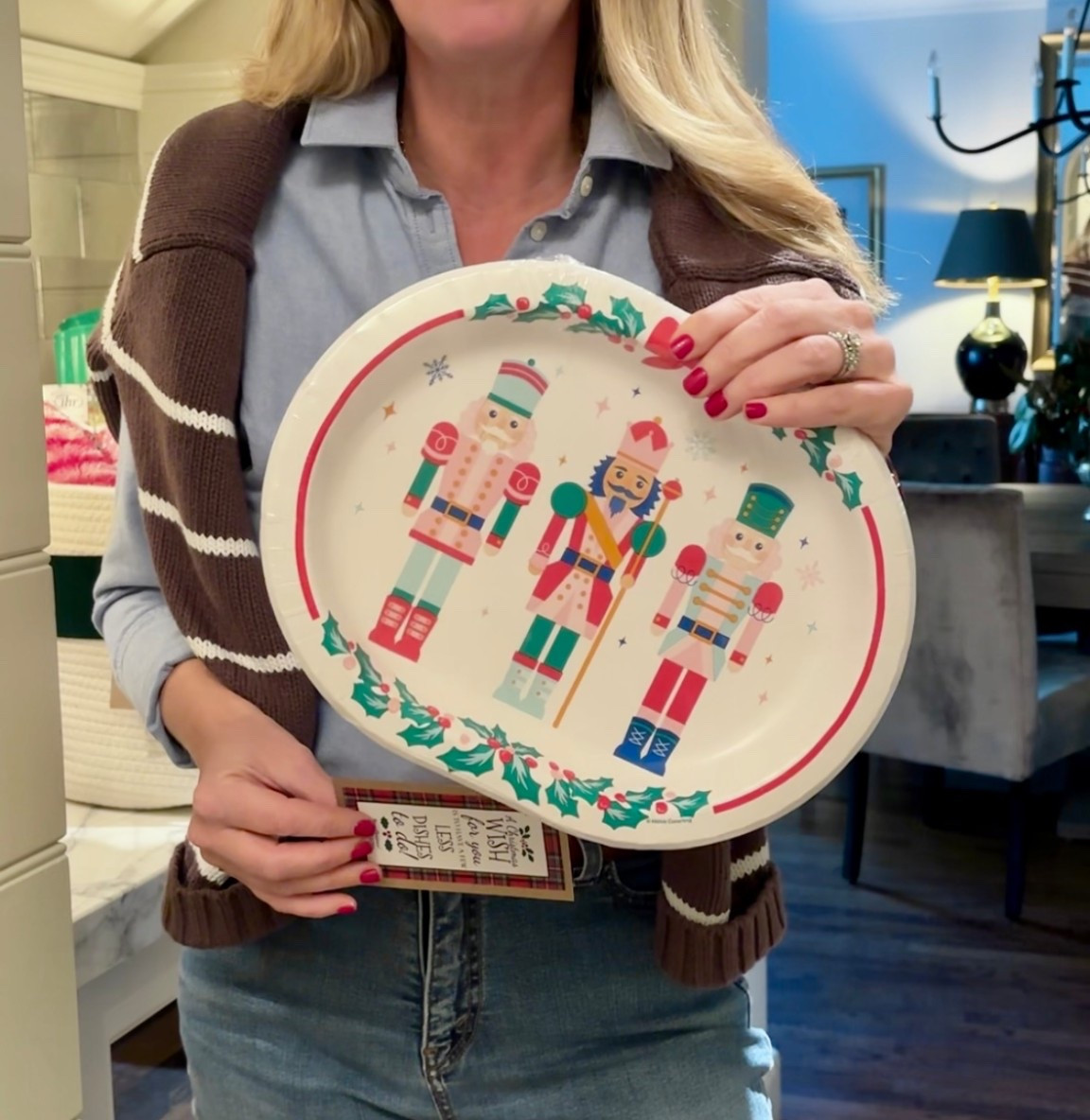 🚨 Walmart has the cutest Nutcracker paper plates for under $3! 🎄❤️💙💫