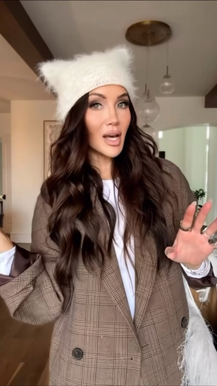 Today’s agenda: glam a client and short road trip with bestie! Wearing an XS in top and bottoms.

#LTKHoliday #LTKootd #LTKdayinmylife