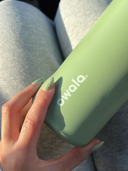 Loveeee my owala free sip! Have a 24 and 32 oz! 🚰

Ig: @jkyinthesky & @jillianybarra 

#owala #essentials #amazon #waterbottle #thatgirl #cleangirl #aestheticgirl #aesthetic #aestheticstyle #musthaves 

#LTKHome #LTKActive #LTKFindsUnder50