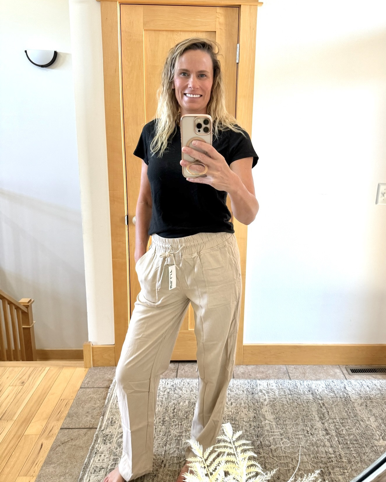 Effortlessly cool + insanely comfy 🤍 These Amazon joggers are my new go-to for laid-back days or casual errands — paired with a classic black tee for the ultimate easy outfit.

✨ Linked it all on my LTK!
🛍️ Shop the full look here:[https://liketk.it/5f7aB]
#AmazonFinds #LTKStyle #CasualOOTD #AmazonFashion #ComfyChic #LTKSpringStyle

#LTKSummerEdit