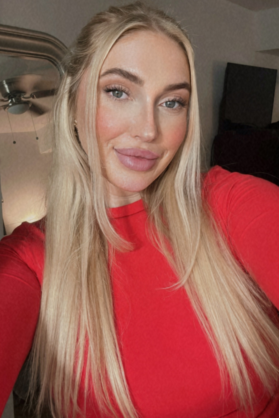 The softest shirt ever & the color is tooo good!! I got a size medium! 

#LTKfindsunder100 #LTKworkwear #LTKstyletip