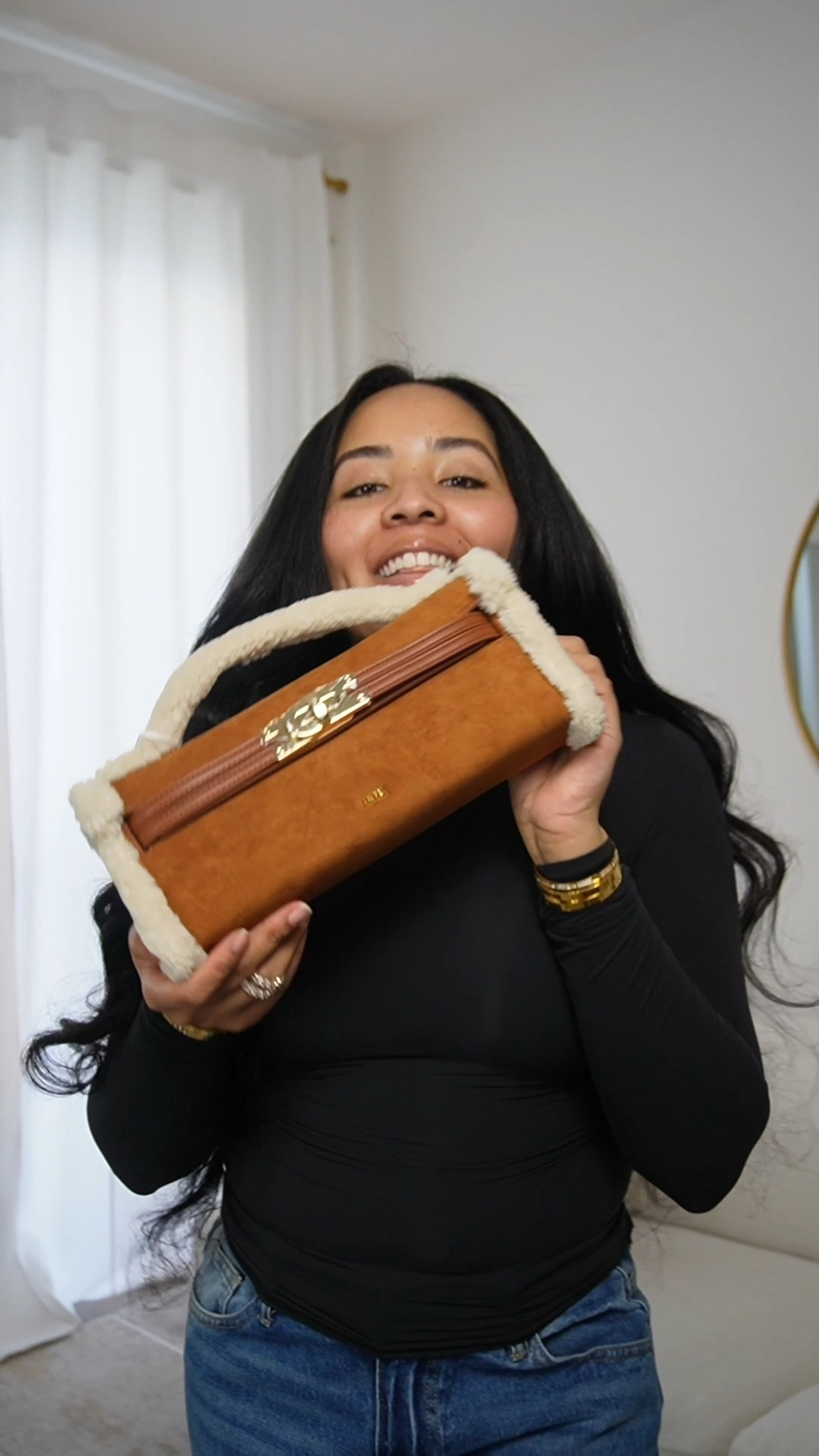 im beyond obsessed with this @jwpei_official purse from amazon 🔥this purse quality is just so good and the design is the cutest it’s giving ugg meets hermes kelly ! this purse from amazon is seriously a must have and so perfect for winter 🤍 | #amazonpurse #amazonfashion #amazonfashionfinds #amazonaccessories #jwpei 