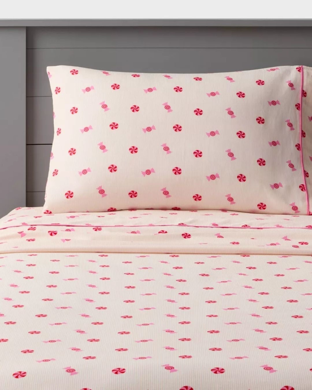 Big boy room, toddler room, new target home decor, big girl room, toddler finds, kids christmas sheets 

#LTKHome #LTKKids #LTKFindsUnder50