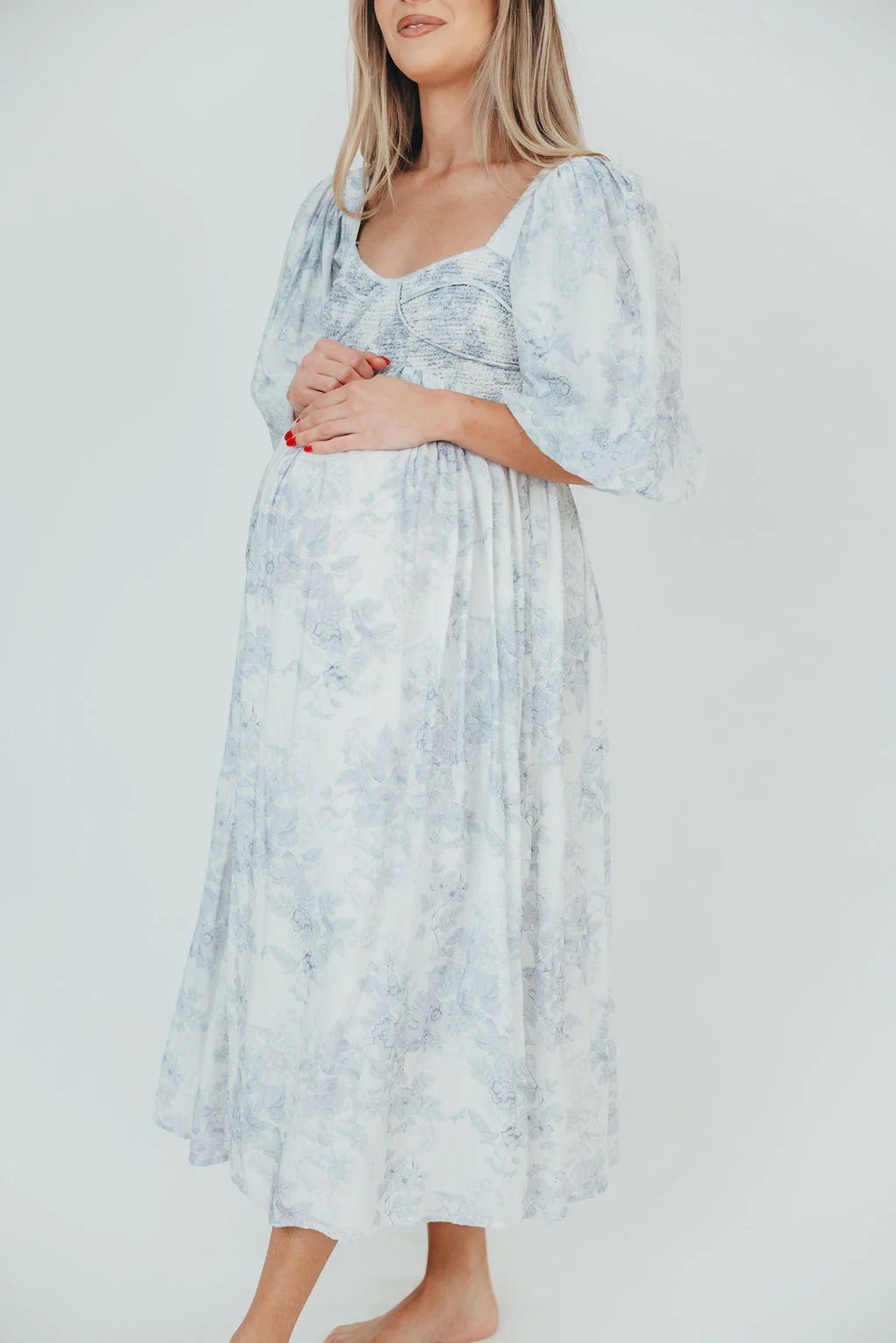 Harlow Maxi Dress in Light Blue Floral - Bump Friendly & Inclusive Siz | Worth Collective