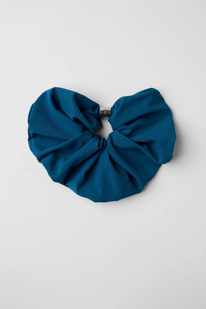 Bead It Oversized Scrunchie | Alo Yoga (US)