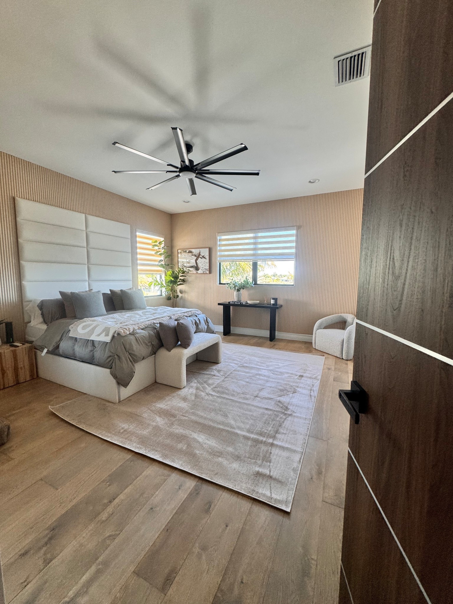 Neutral Rug 7x10 