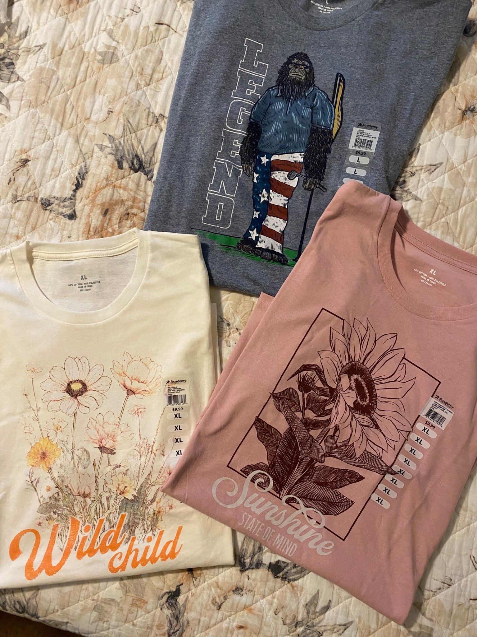 Graphic tees 

#LTKmomlife