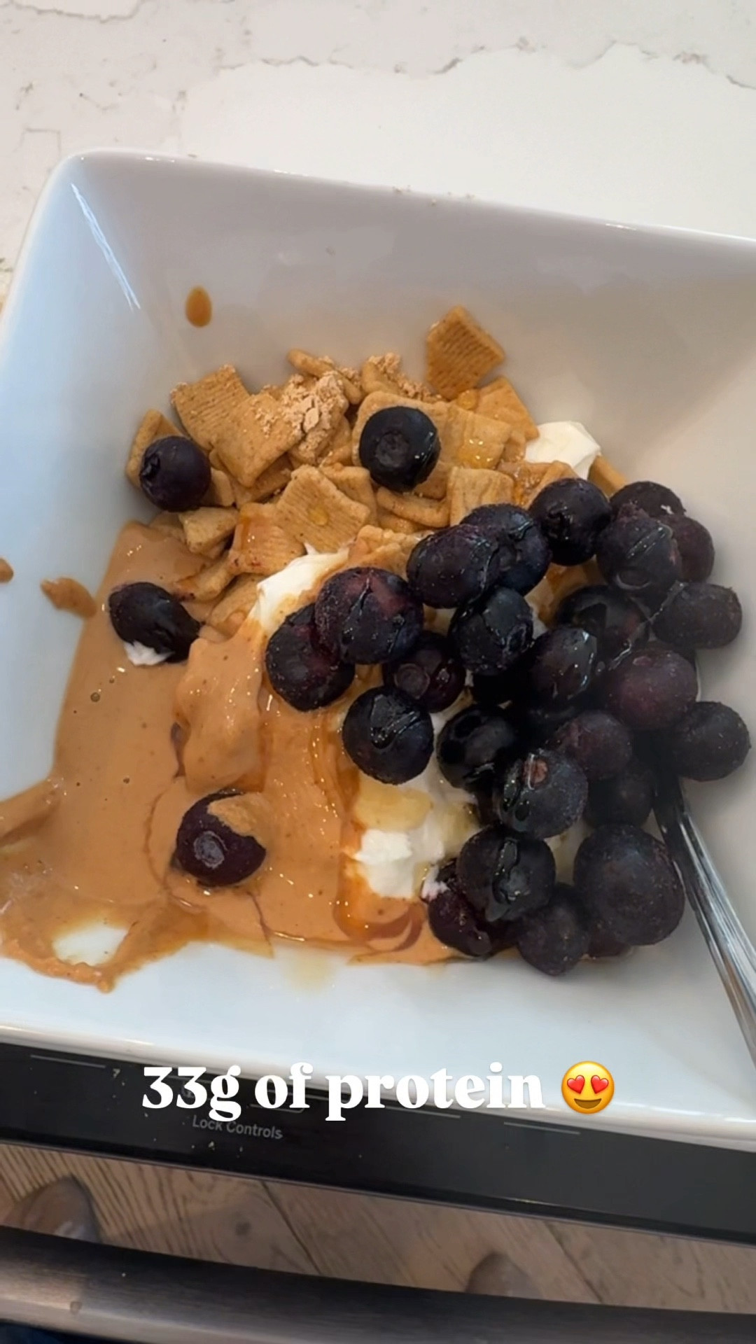 33g of #protein & SO GOOD!! 


Everything I use 🔗👇🏼

Mix 2 tbls of the peanut butter with water (I like mine runny so I add more water) then pour into bowl with the yogurt, add some cereal, add some frozen berries, drizzle with honey 


#yogurt #yogurtbowl #healthy #meal #healthyfood #fit #mom #journey #food #highprotein #meal #mealideas #meals #recipe