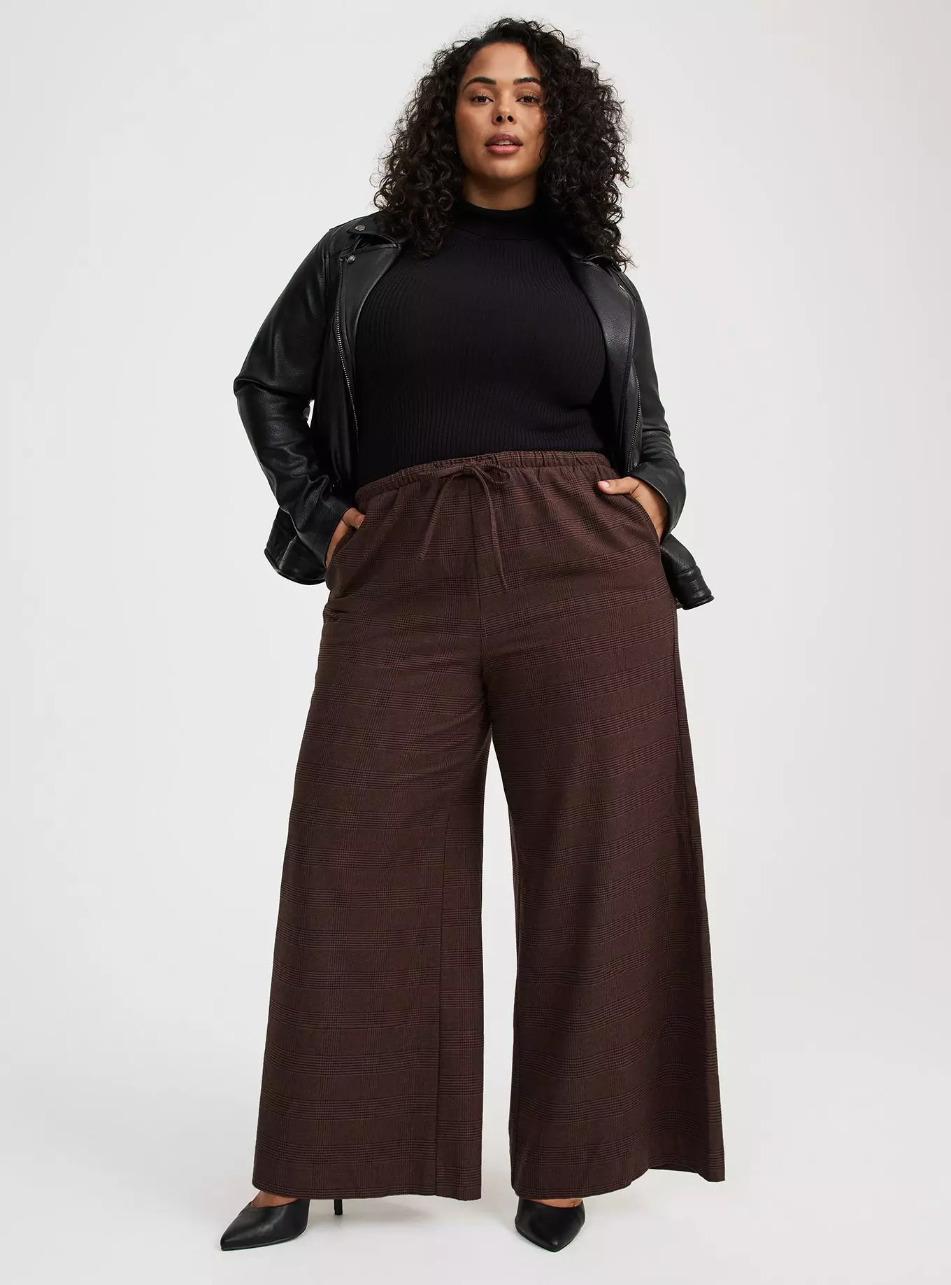 Mid Rise Wide Leg Pull-On Trouser | Torrid (US & Canada)