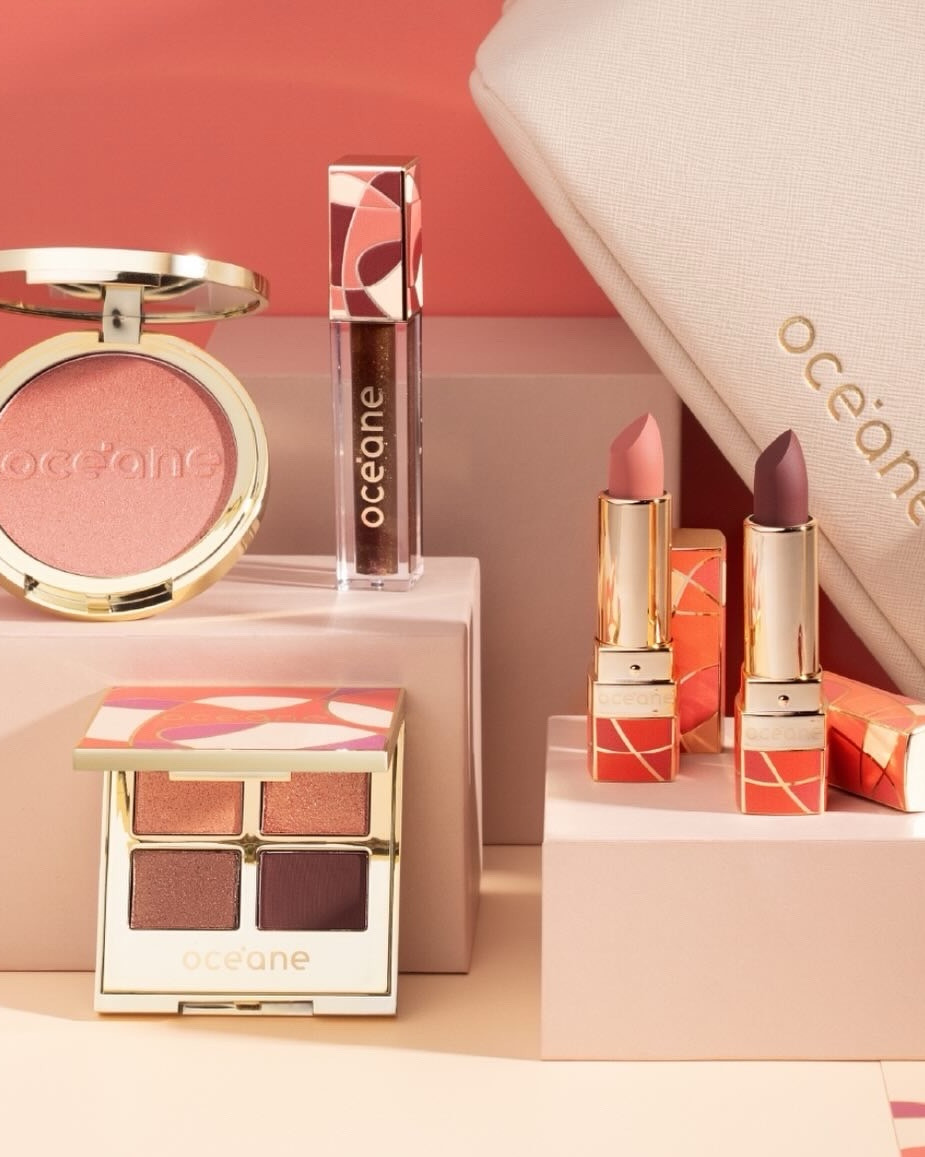 A @oceane acabou de lançar a linha CAPRI ✨

• Capri é uma ilha paradisíaca no sul da Itália que transpira criatividade e beleza. Veio de lá a inspiração para criar a Linha Capri, a nova coleção de maquiagem da Océane. 

Essa nova coleção conta com Blush, gloss, duas opções de batons, paleta de sombras, espelho compacto e necessaire.
Uma excelente opção de presente para o DIA DAS MÃES ✨

Para aproveitar esse lançamento com 10% OFF , use meu cupom OCN10LETICIAPIU 💫

@oceane @ltk.brasil  #lançamento #oceane #linhacapri 