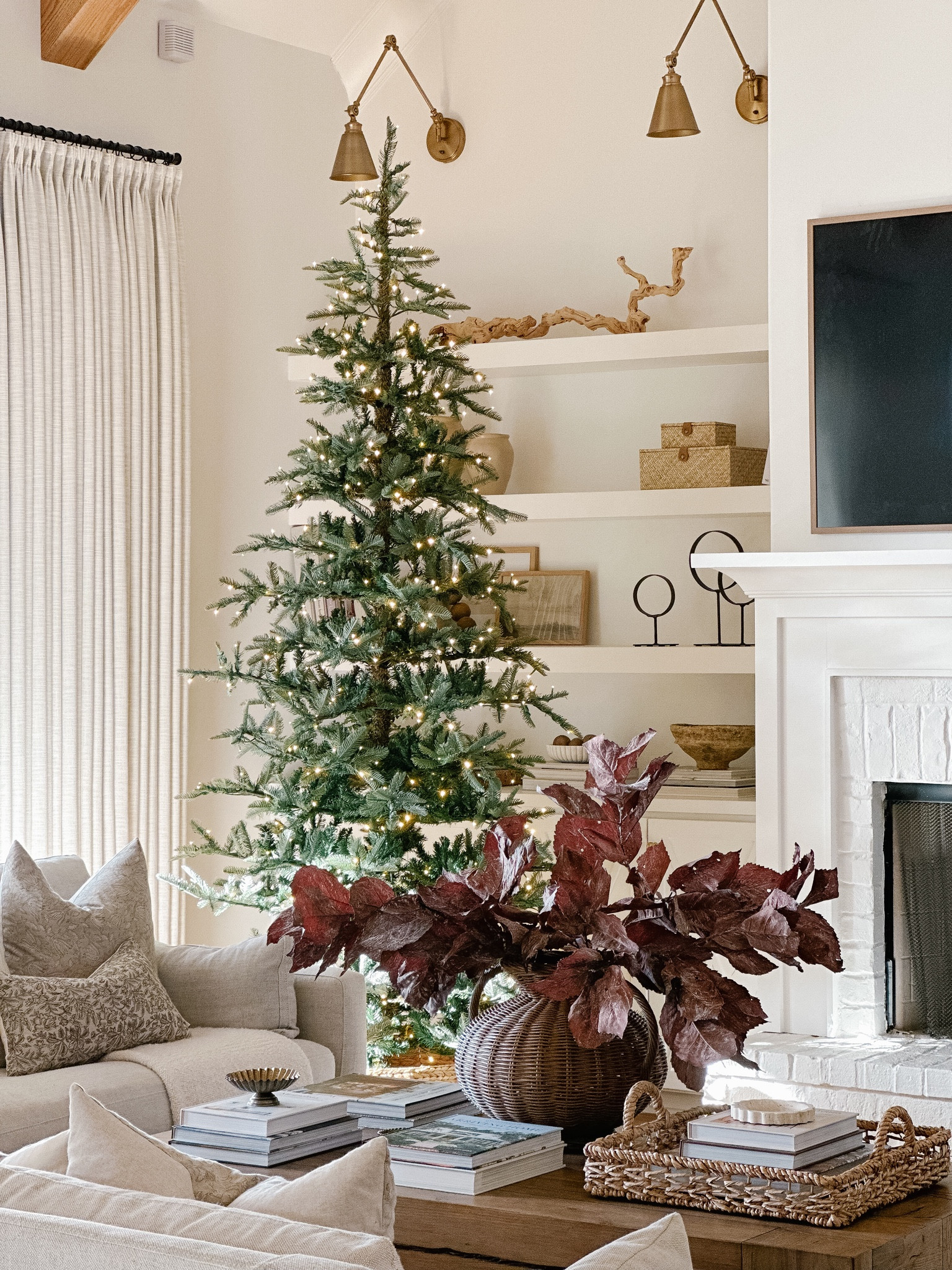 9ft King Noble Fir Christmas Tree

#christmas #christmastree #christmasdecor

#LTKSeasonal #LTKHoliday #LTKHome