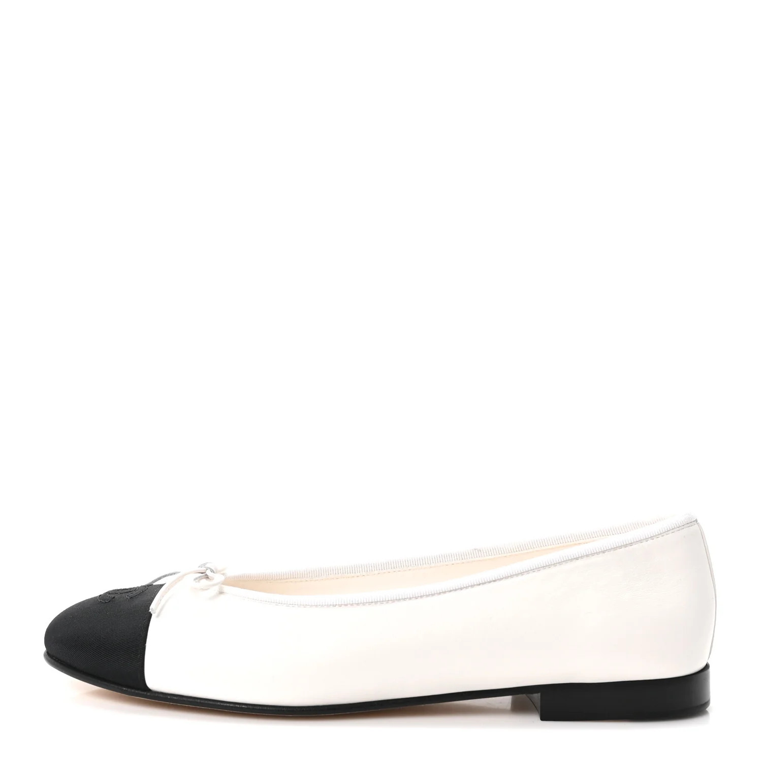 Chanel Calfskin Grosgrain Cap Toe CC Ballerina Flats 39.5 Ivory Black 1904105 | FASHIONPHILE (US)