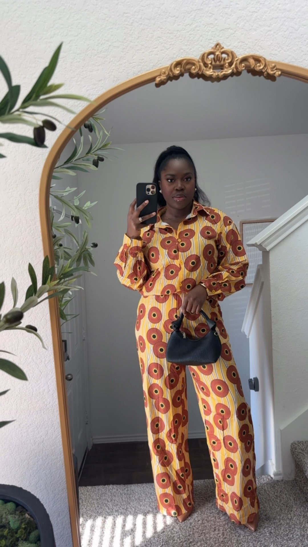 Would you believe this isn’t African fabric? How gorgeous is this 2 piece set 😍



#LTKgrwm #LTKootd #LTKspringtrends