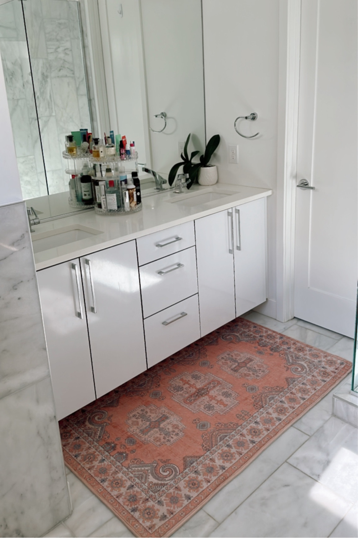 Dopamine bathroom decor 💕

#LTKhome #LTKunder50 #LTKunder100