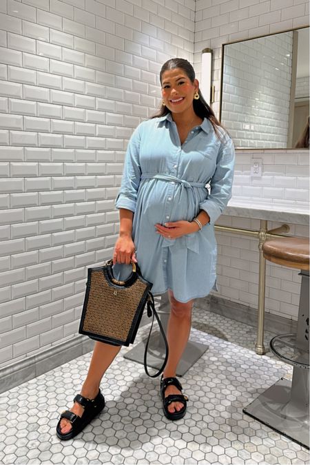 Outfit of the day! Mom to be ready and chic! Denim maternity dress 👗 fall outfit black chunky sandals 