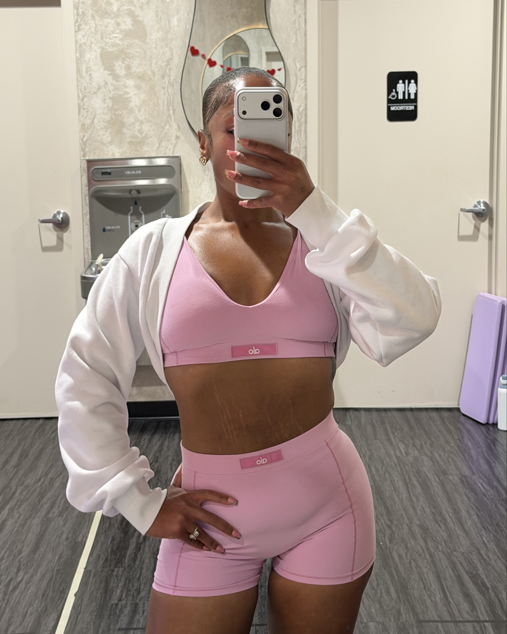 I can’t believe I held off an entire week before I wore this workout set. Which is not like me lol! I have to wear my sets immediately. I’ve been loving @Alo Yoga athleisure and lounge sets lately💕💕

#LTKActive #LTKU #LTKootd