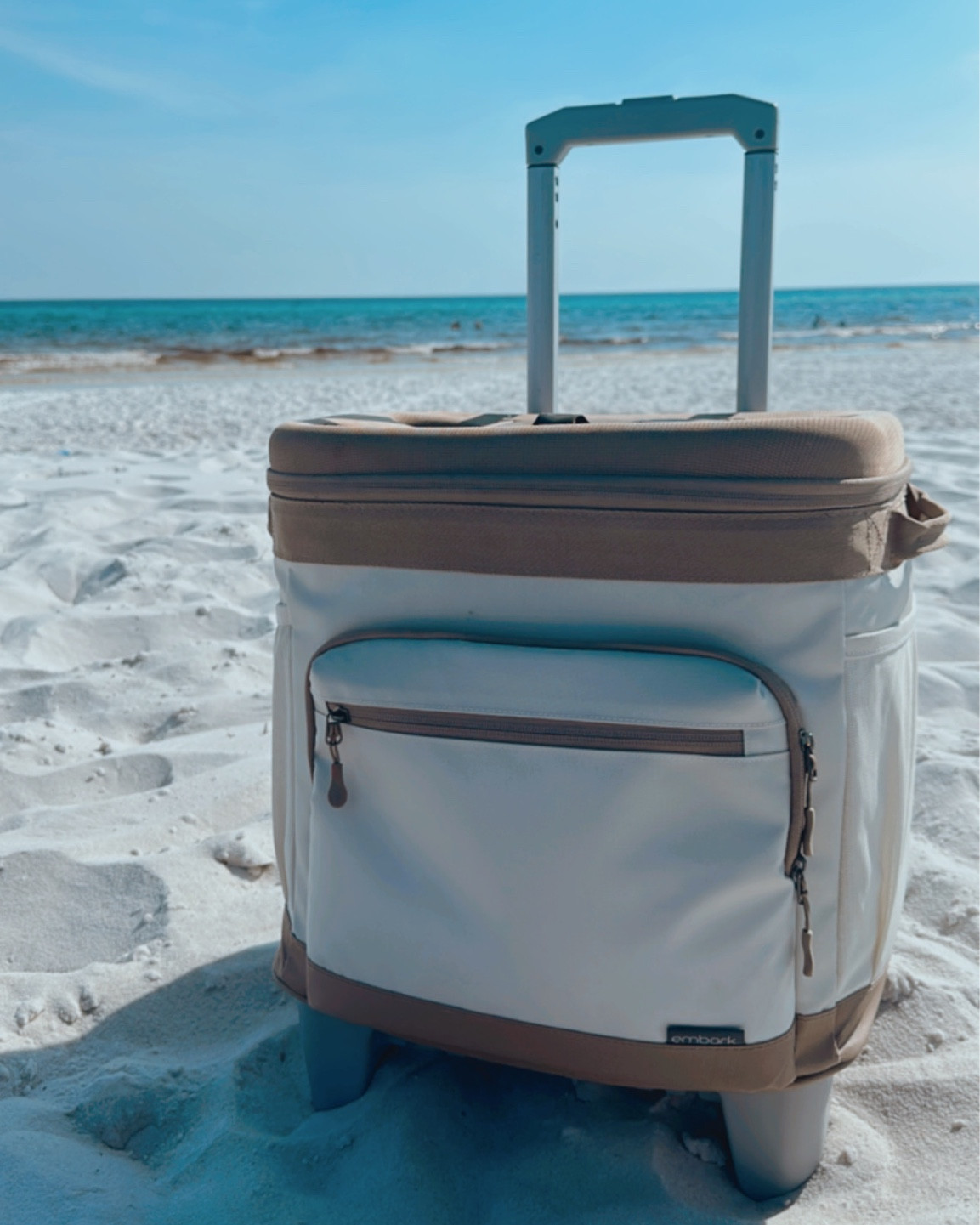 Fav cooler & ice pack

#cooler #beach #pool #beachfinds #30a #target #targetstyle #beachday #poolday 