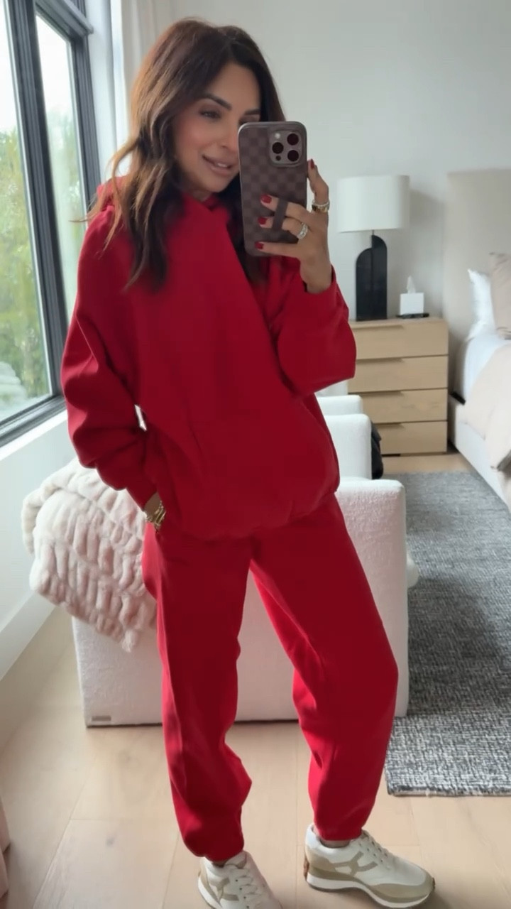 I’m so in love with the shade of red in this Aritzia lounge set. I love an oversized look for winter and these pieces come in so many colors. I’m wearing size XS in the hoodie and XS Short in the pants! ❤️

#LTKHoliday #LTKSeasonal #LTKPetite