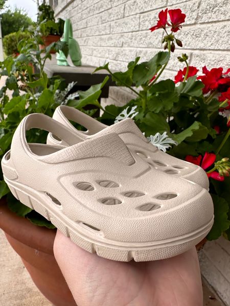 The cutest little toddler shoes from Walmart! Kids clog shoes, toddler croc shoes, baby shoes, baby Walmart kids, Walmart baby, shoes, baby neutral shoes, toddler neutral shoes. Callie Glass 


#LTKkids #LTKSeasonal #LTKbaby